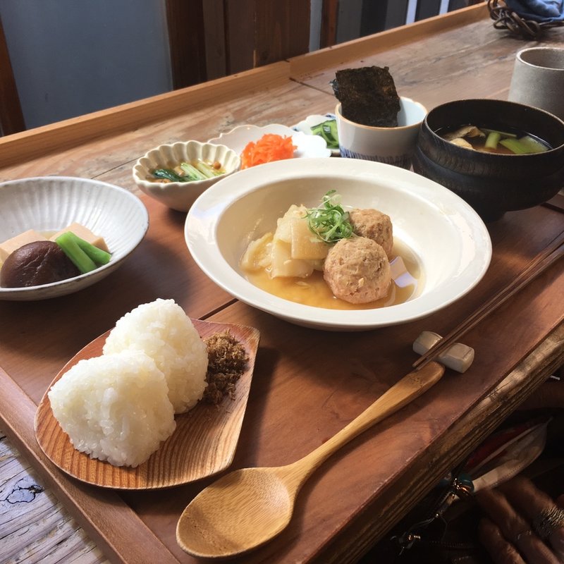 おにぎり御膳(石見銀山 群言堂 西荻窪（暮らしの研究室）)