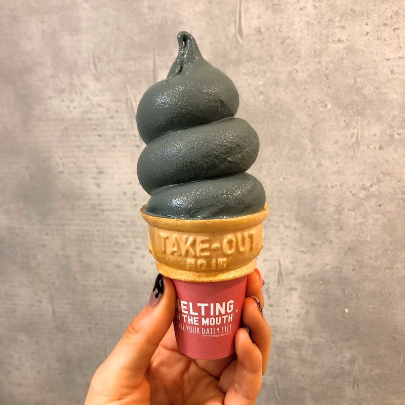 黒蜜ソフト(メルティングインザマウス)