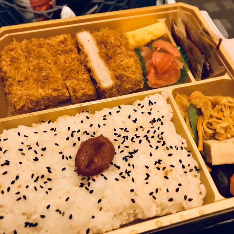 やわらかヒレカツ弁当(とんかつまい泉 エキュート品川店)