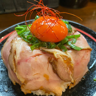 レアチャーシュー丼(麺でつながる縁 大阪縁乃助商店)