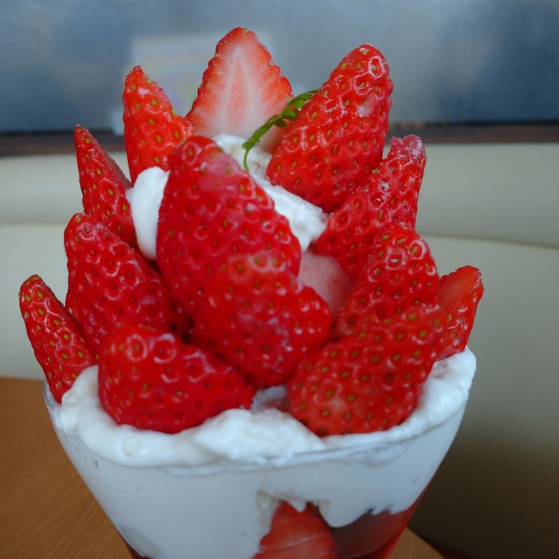 苺のブーケパフェ(ココス 南流山店)