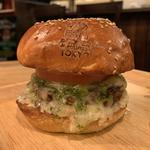 モッツァレラチーズとトマトのカプレーゼバーガー(Burger Revolution Tokyo 西麻布)