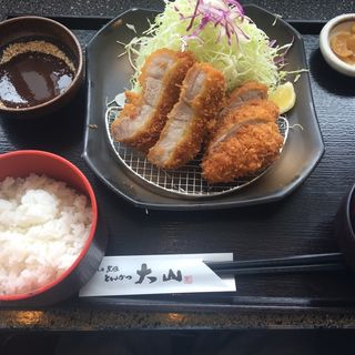 ロース、ヒレ定食(とんかつ大山　鹿児島中央駅店)