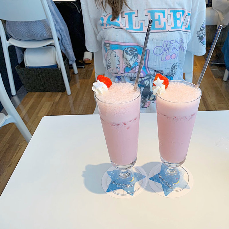 ストロベリーミルクシェイク(パフェテラス ミルキーウェイ)