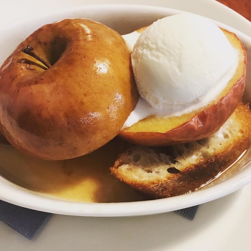 赤い焼きりんご(コロモチャヤ)