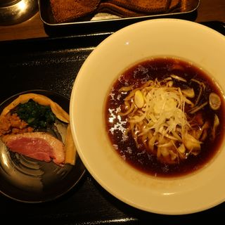 鴨出汁醤油そば(鴨出汁中華蕎麦麺屋yoshiki)