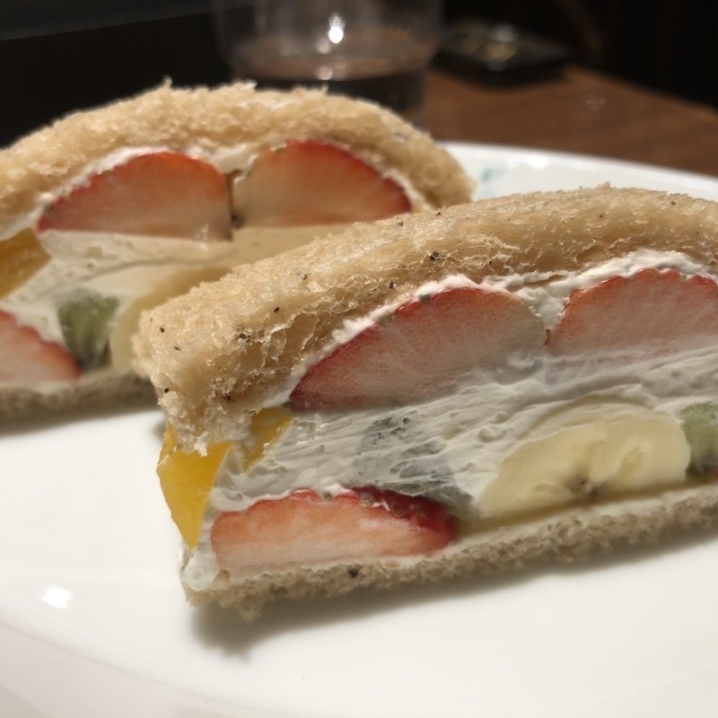 カフェオレフルーツサンド(ドトール珈琲店 川崎ゼロゲート店)