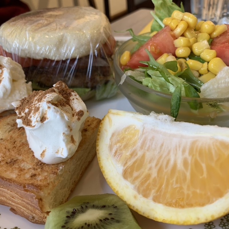 ハンバーガー・シナモンセット(Cafe Létagére)