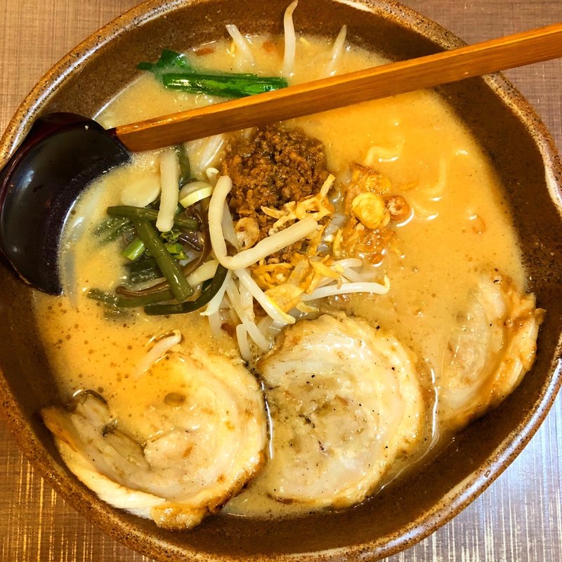北海道味噌ラーメン大盛(蔵出し味噌 麺場彰膳 南福岡店 （クラダシミソメンバショウゼン）)