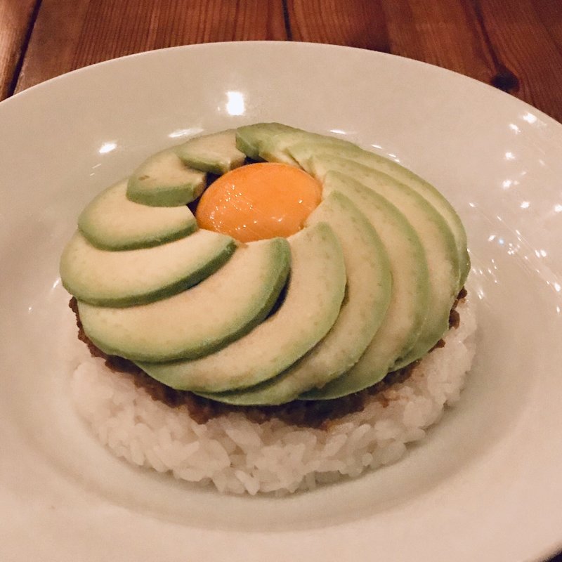 アボカドキーマカレー　Mサイズ(MOKUBAZA （モクバザ）)