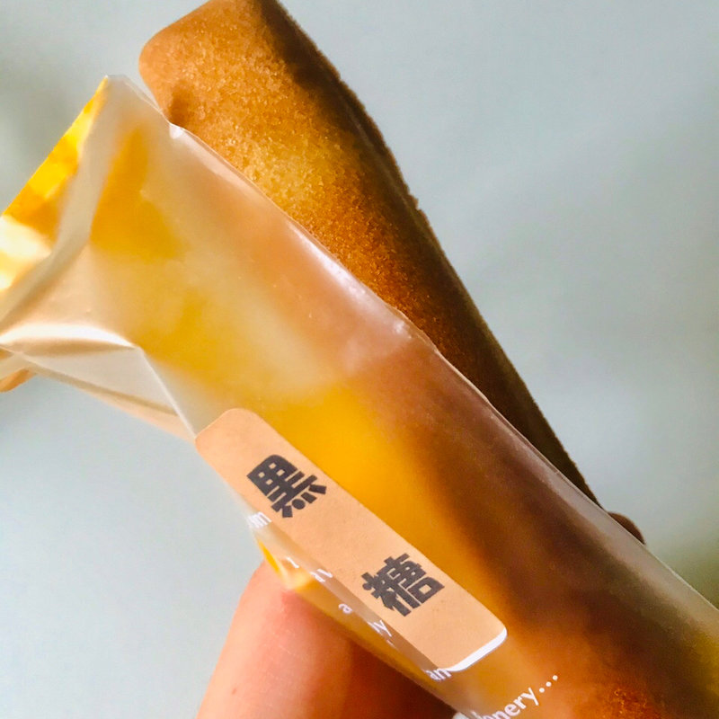 スティックケーキ(黒糖)(洋菓子のオヤマ)