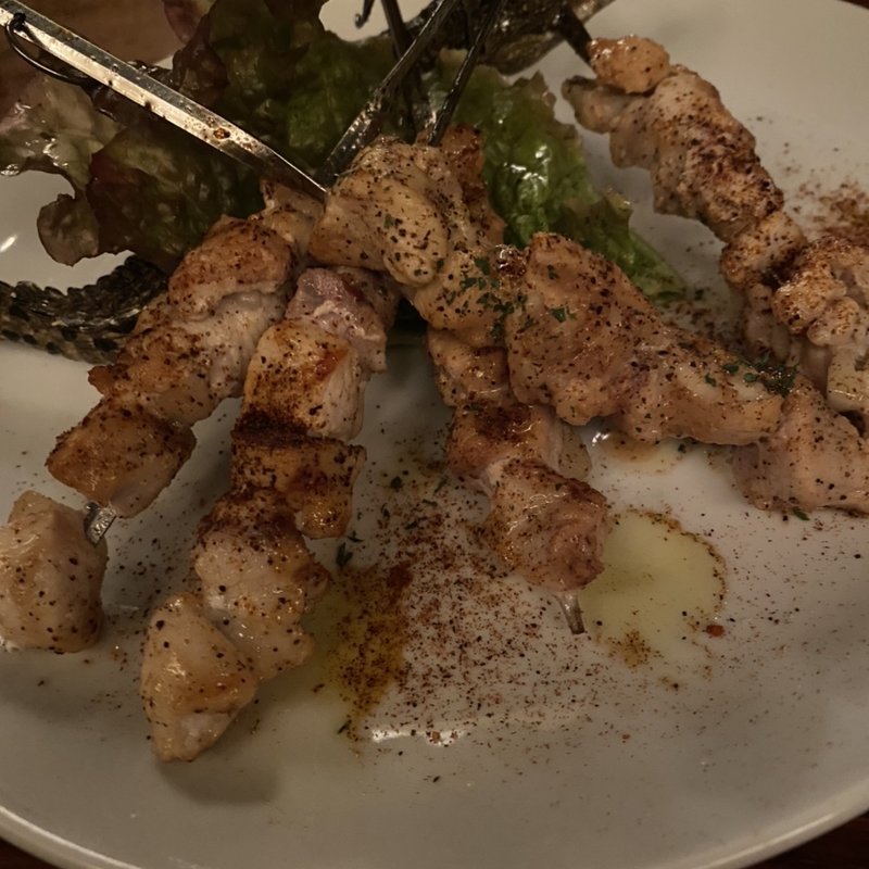 オーストラリア産ワニの串焼き(アンダーグランド ミスターズーガンズー （UNDERGROUND Mr.ZOOGUNZOO）)