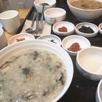 カプサアオノリと牡蠣のお粥(ボンジュク&ビビンバcafe 新大久保店)