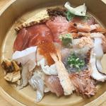 地魚海鮮丼(金寿司 地魚定 （じざかなてい）)