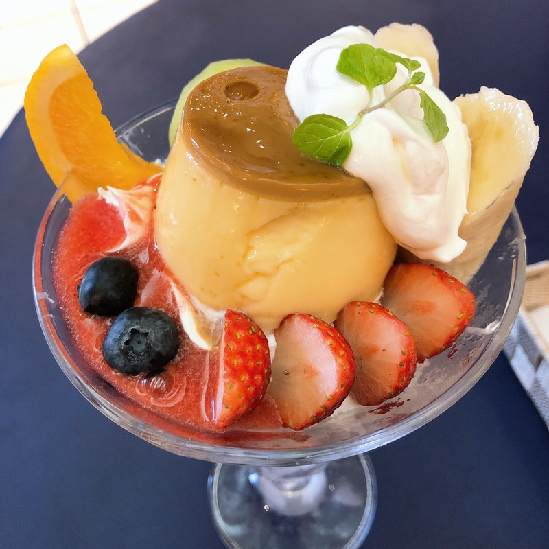 プリンとフレッシュフルーツのパフェ(不二家レストラン 数寄屋橋店)