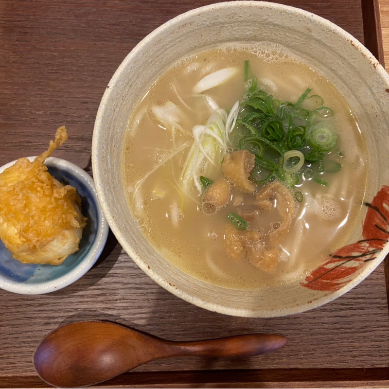 鶏白湯たまご天うどん(牛テールうどん 和尾(わび))