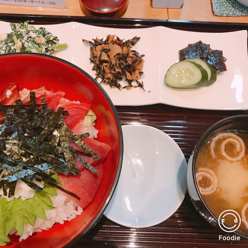 まぐろ丼(遊旬 こだま)