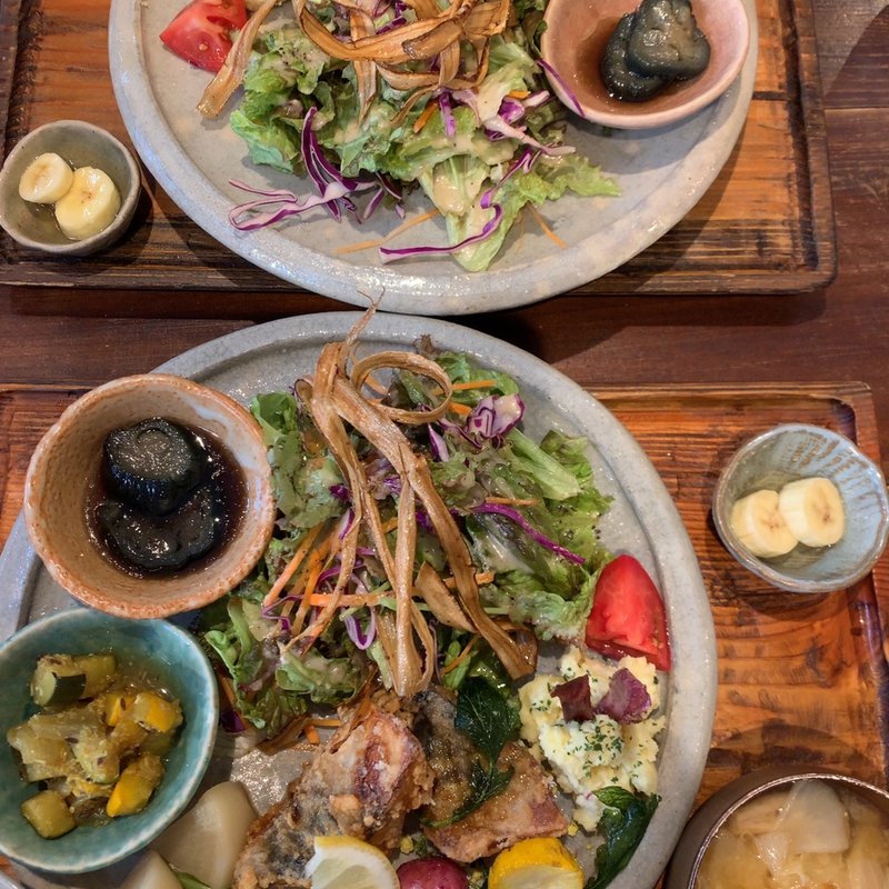 ひるの定食（お惣菜３品）(ひだまりカフェ)