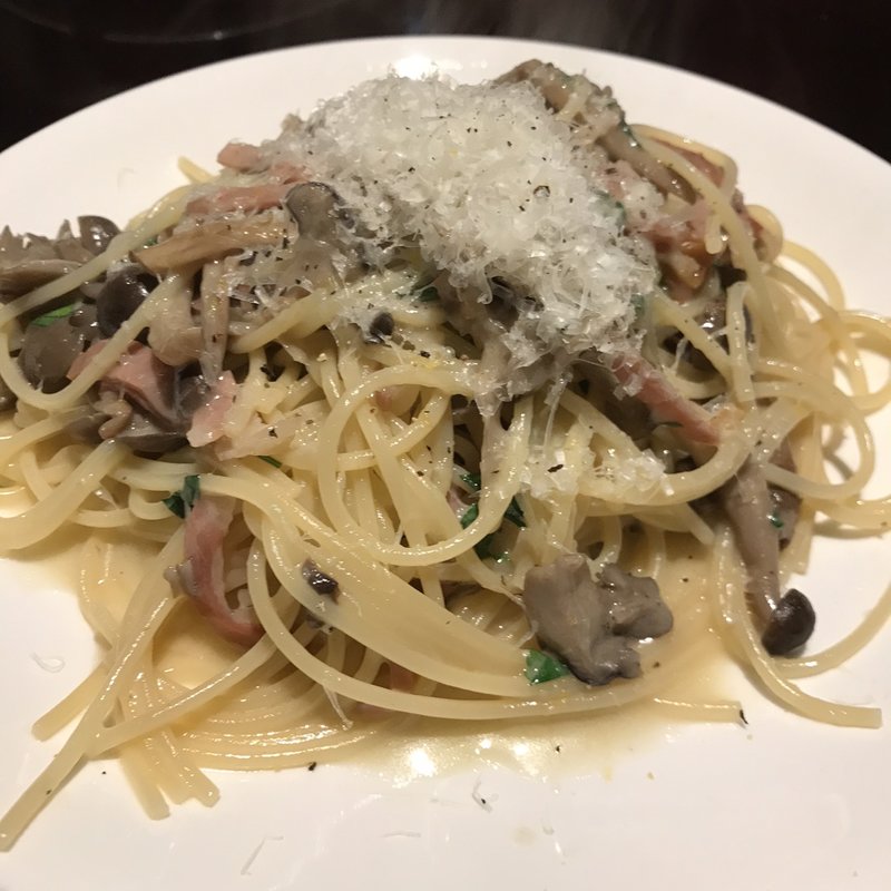生ハムときのこのパスタ(LEGAME)