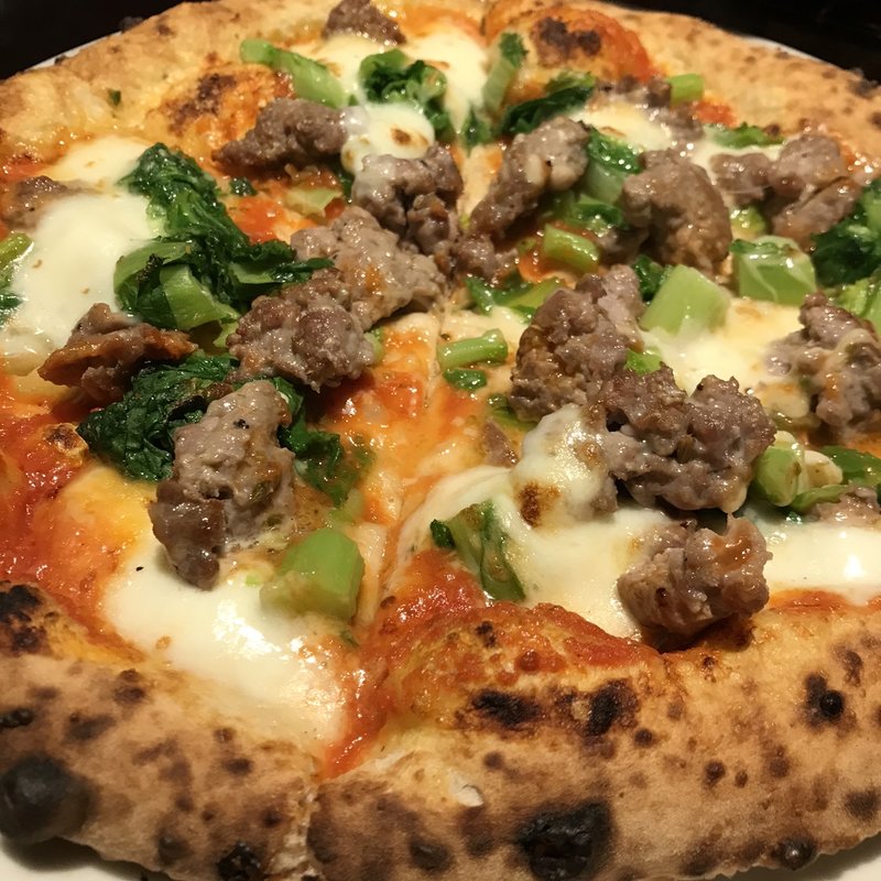 清流豚のサルシッチャと菜花のピッツァ(LEGAME)