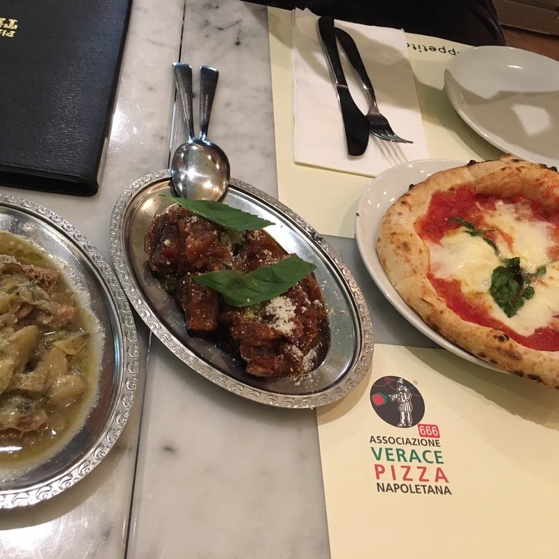 (ピッツェリア ティンタレッラ （Pizzeria Tintarella）)