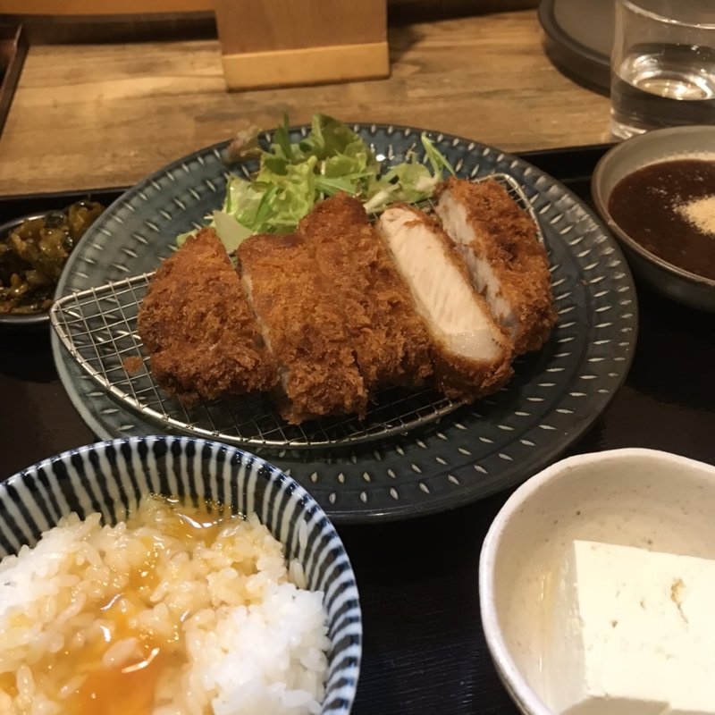 三元豚ロースカツ(日の出食堂)