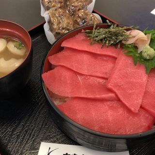 生マグロ丼(カネトモ 1号店 )