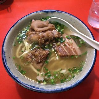 ぜいたく豚三昧そば(沖縄料理護佐丸 / Okinawa Restaurant GOSAMARU)