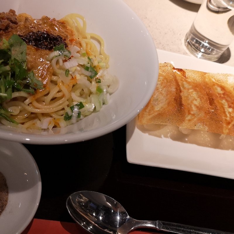 汁なし麻辣担々麺(大竹餃子)