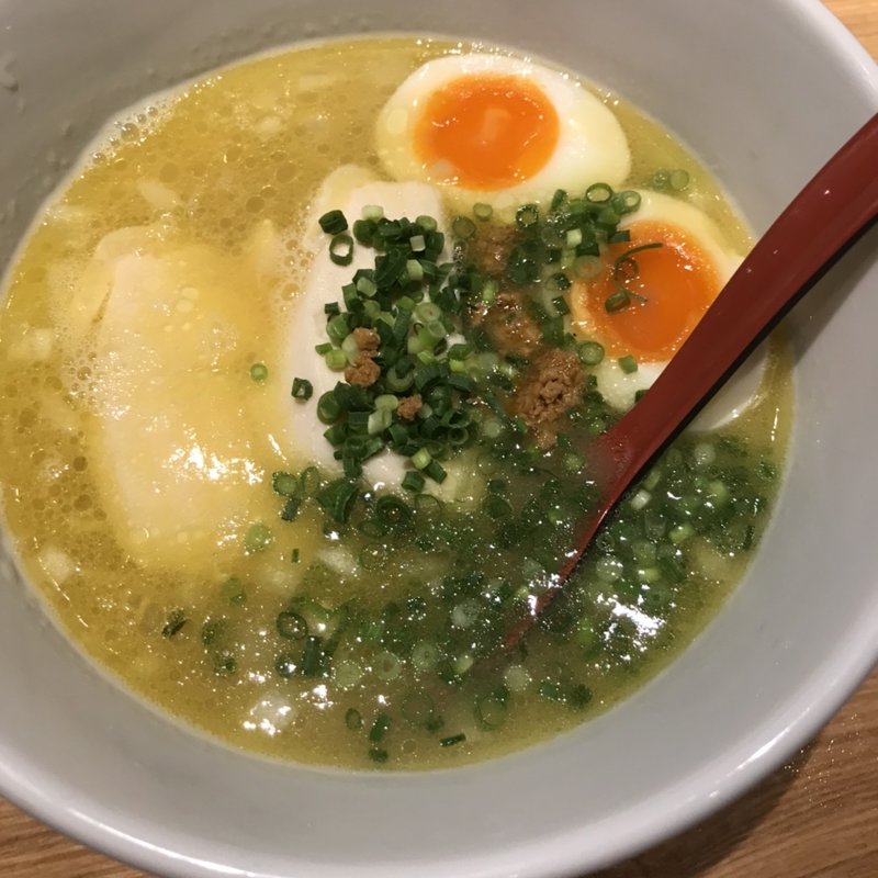 白湯ラーメン(炭火焼き鳥と鶏ガラらーめん　鳥鶏研究団)
