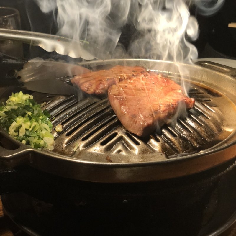 厚切り極上黒タン(ホルモン在市 （ざいち）)