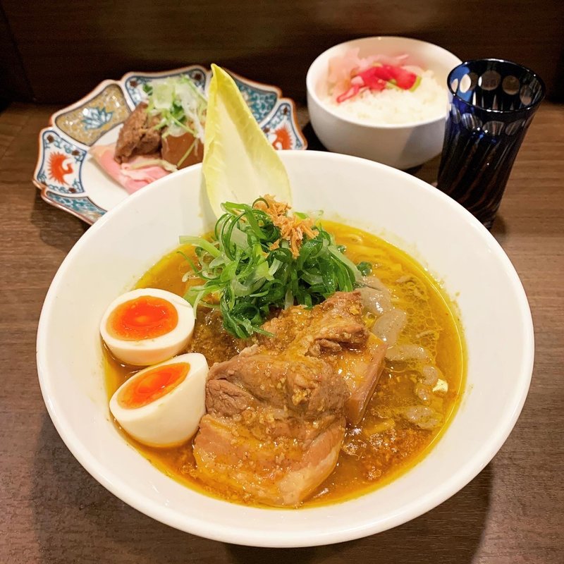 限定　ポルチーニ香る和風カレーラーメン(八咫烏)