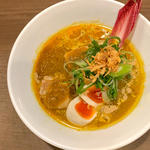 限定　ポルチーニ香る和風カレーラーメン(八咫烏)