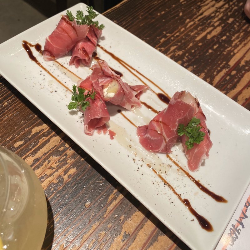 イチジクとマスカルポーネの生ハム巻き(ピエーノ （PIENO）)