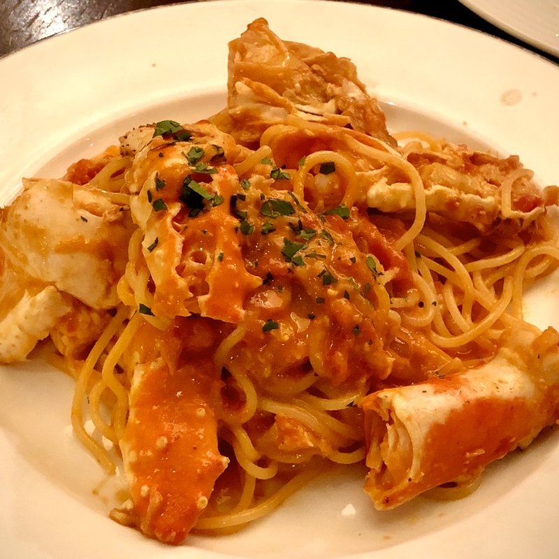 タラバガニのトマトクリームソース(カフェ・ド・ラパン )