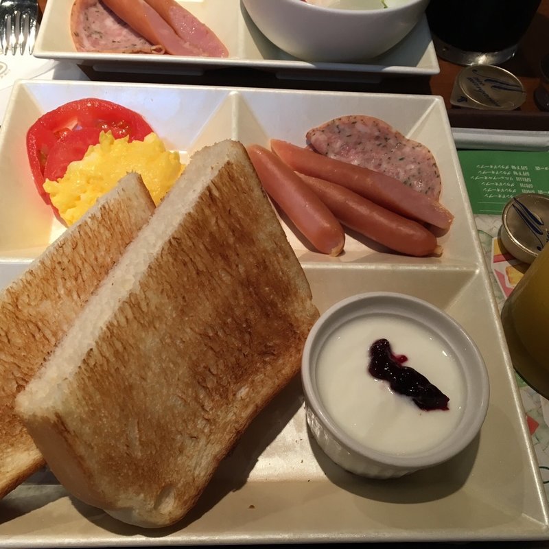 (カフェ・ド・クリエ 京都四条店 )