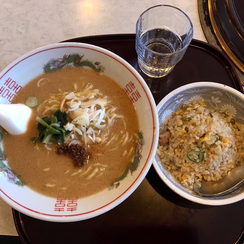 Eセット（坦々麺＋半チャーハン）(焼肉 味の彩門 原当麻店)