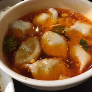 ピリ辛スープの水餃子(刀削麺・火鍋・西安料理 XI’AN(シーアン)新宿西口店)