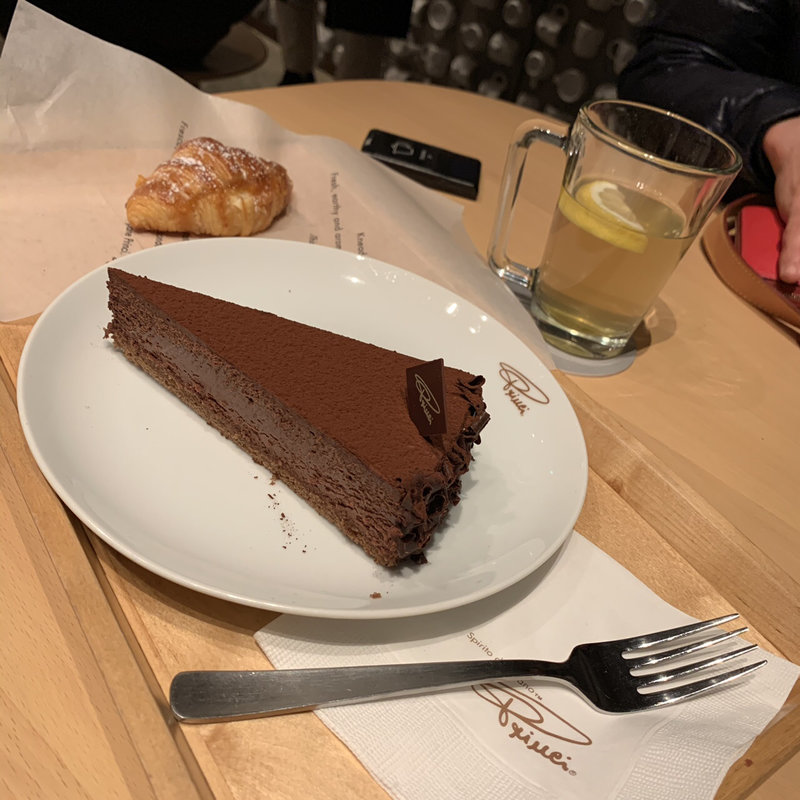 (スターバックスリザーブロースタリー東京)