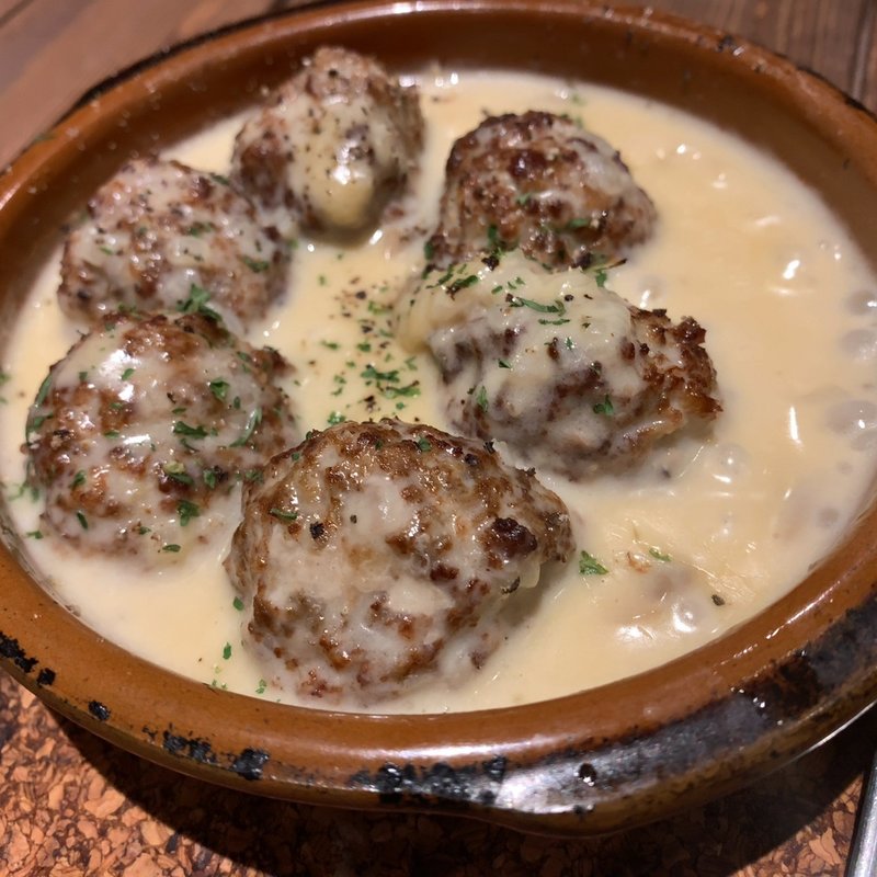 肉だんご(スペイン食堂 エルペケーニャ)