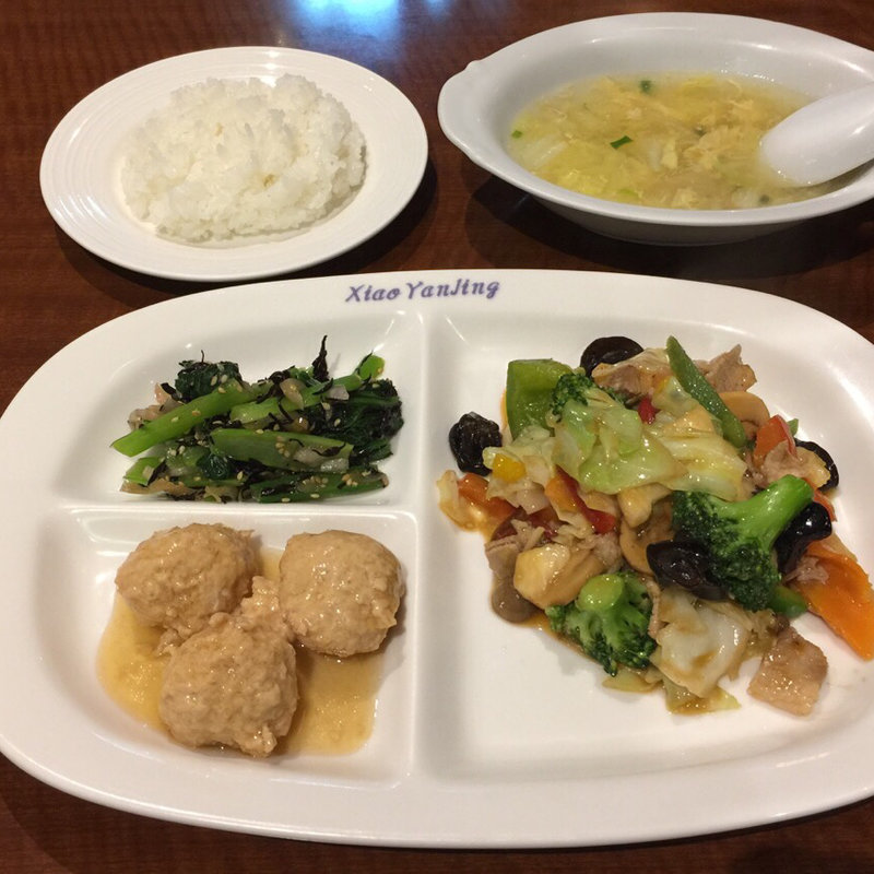 牛肉と野菜のオイスター炒め(小燕京)