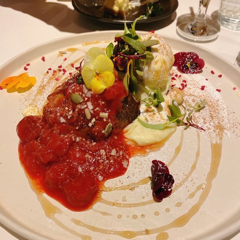 ルバーブとベリーのフレンチトースト(44APARTMENT ダブルフォーアパートメント 町田)