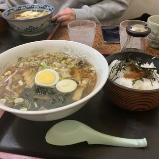 醤油ラーメンと酢めし(吉野鮨 )