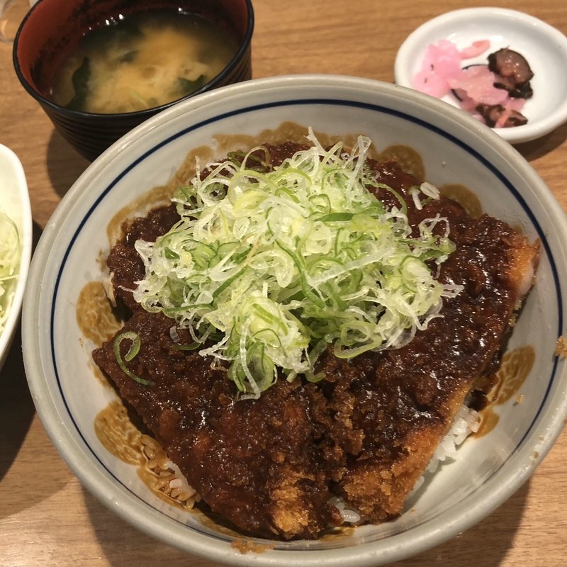 みそひれかつ丼ねぎのせ(矢場とん 東京駅グランルーフ店 )
