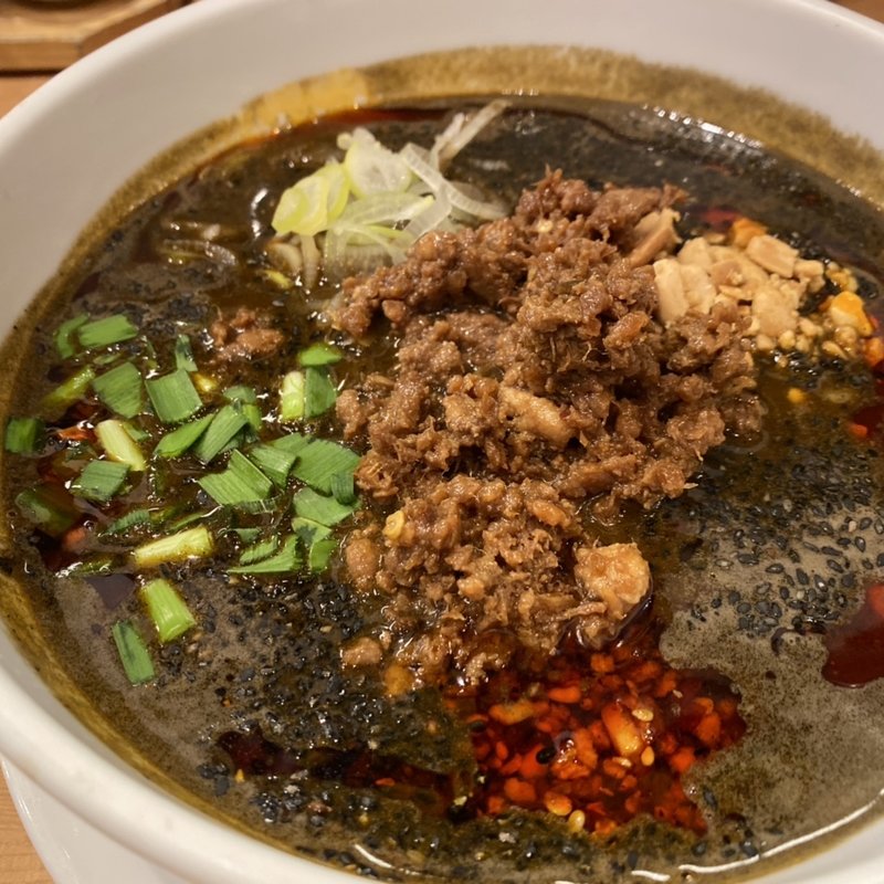 黒胡麻坦々麺(万豚記 目黒権之助坂店)
