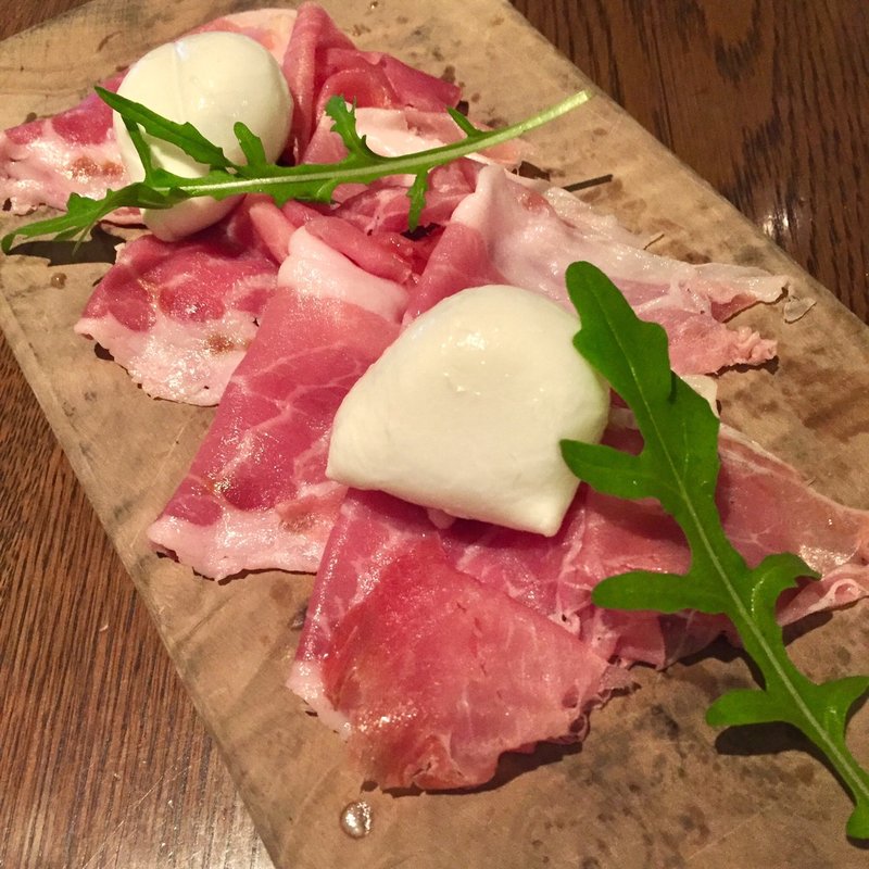 生ハム(Salvatore Cuomo 市場 博多)