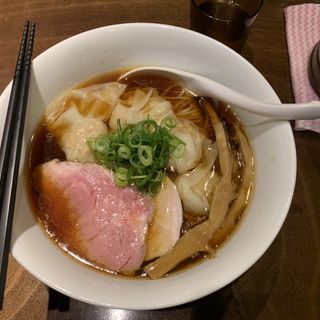 醤油ワンタンらぁ麺大盛(らぁ麺 すぎ本)