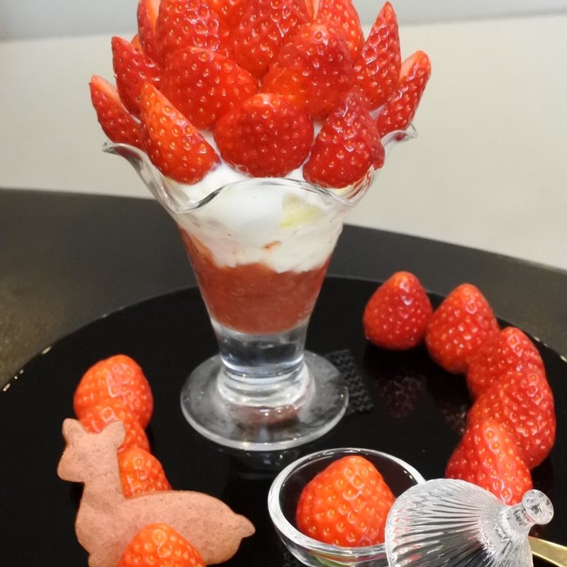 古都華パフェ　いちごDX(ホテル日航奈良 )