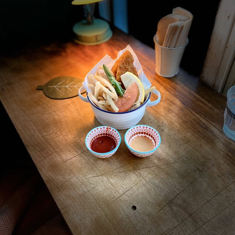 フィッシュ＆チップス(カフェ・ドゥ・リエーヴル うさぎ館)