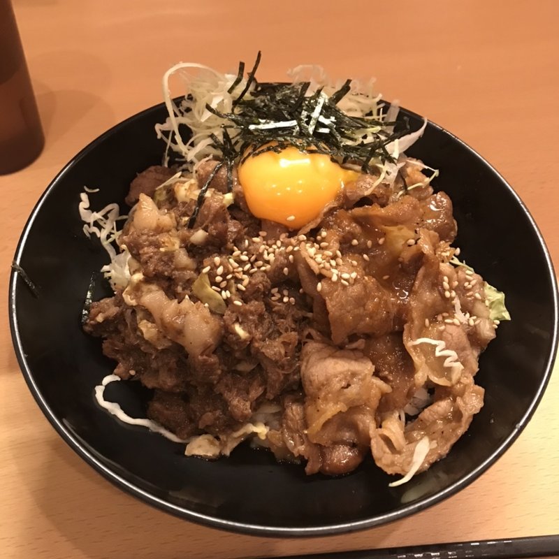 吉祥寺店限定まんぷく丼　牛カルビ+A5すじとランプ旨煮(the肉丼の店 吉祥寺店)